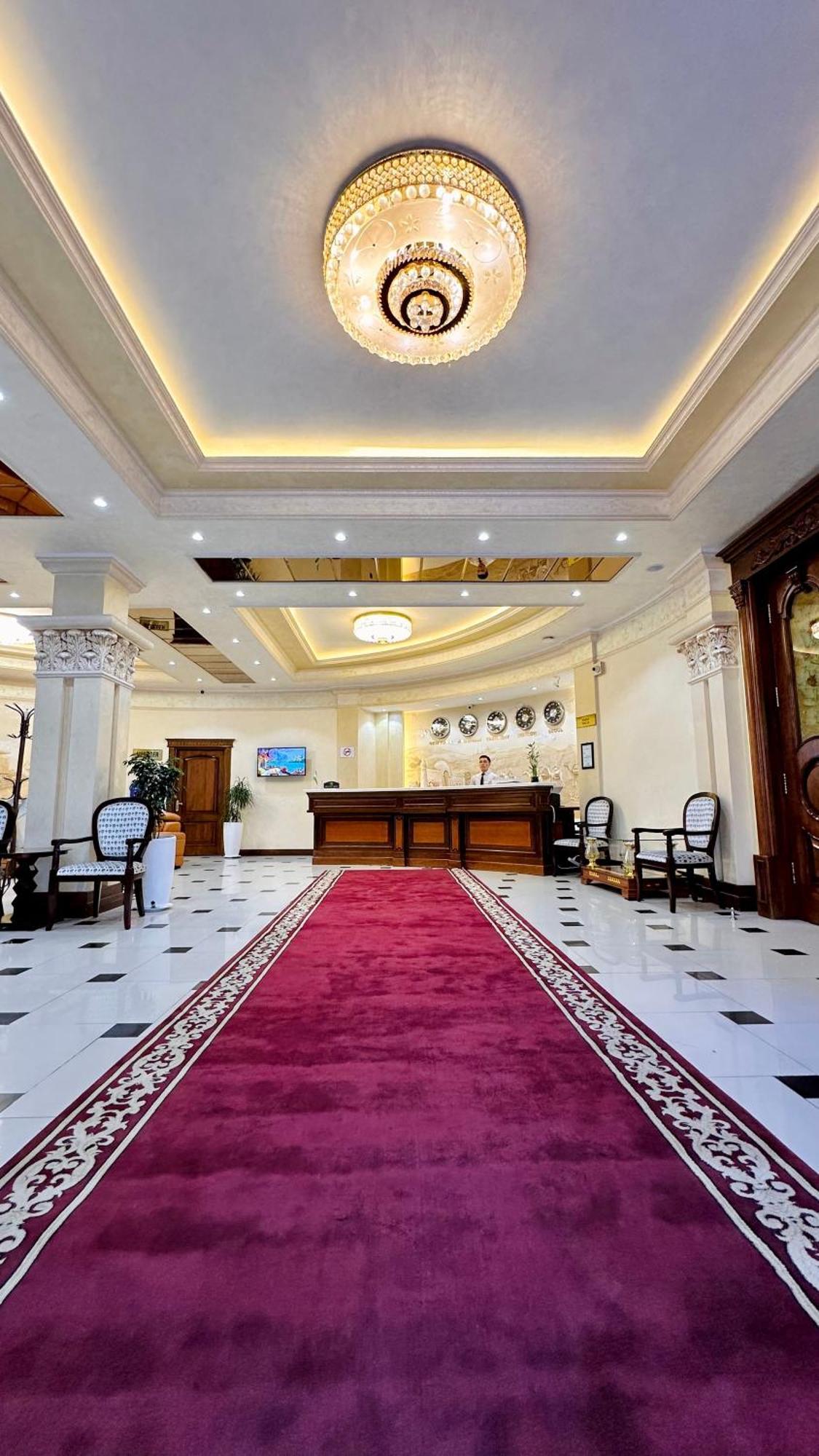 Hayot Hotel Tasjkent Buitenkant foto