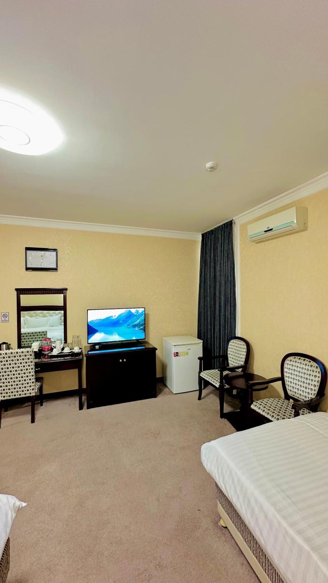 Hayot Hotel Tasjkent Buitenkant foto